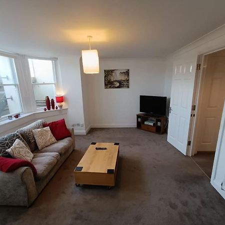 Seafront Apartment In Eastbourne Exterior photo